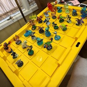 Skylanders by Activion (27) huge lot in San Francisco tote